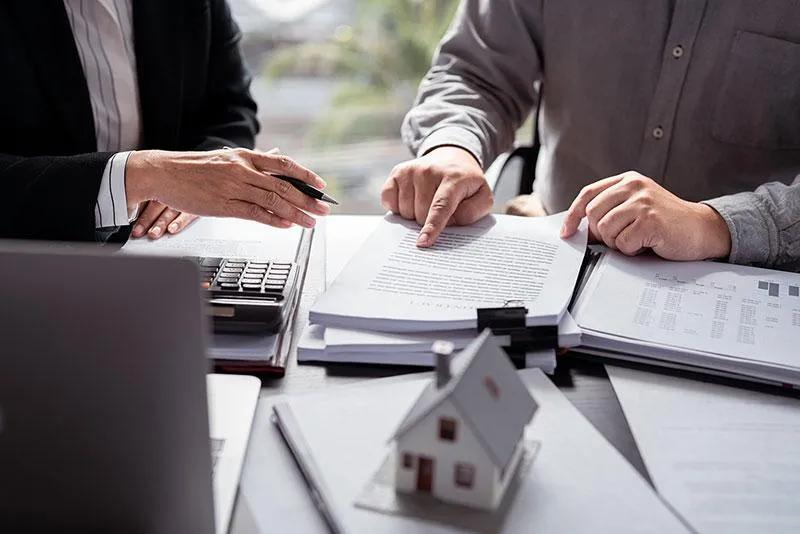 Chain of Title vs Abstract of Title: What Title Companies Must Know